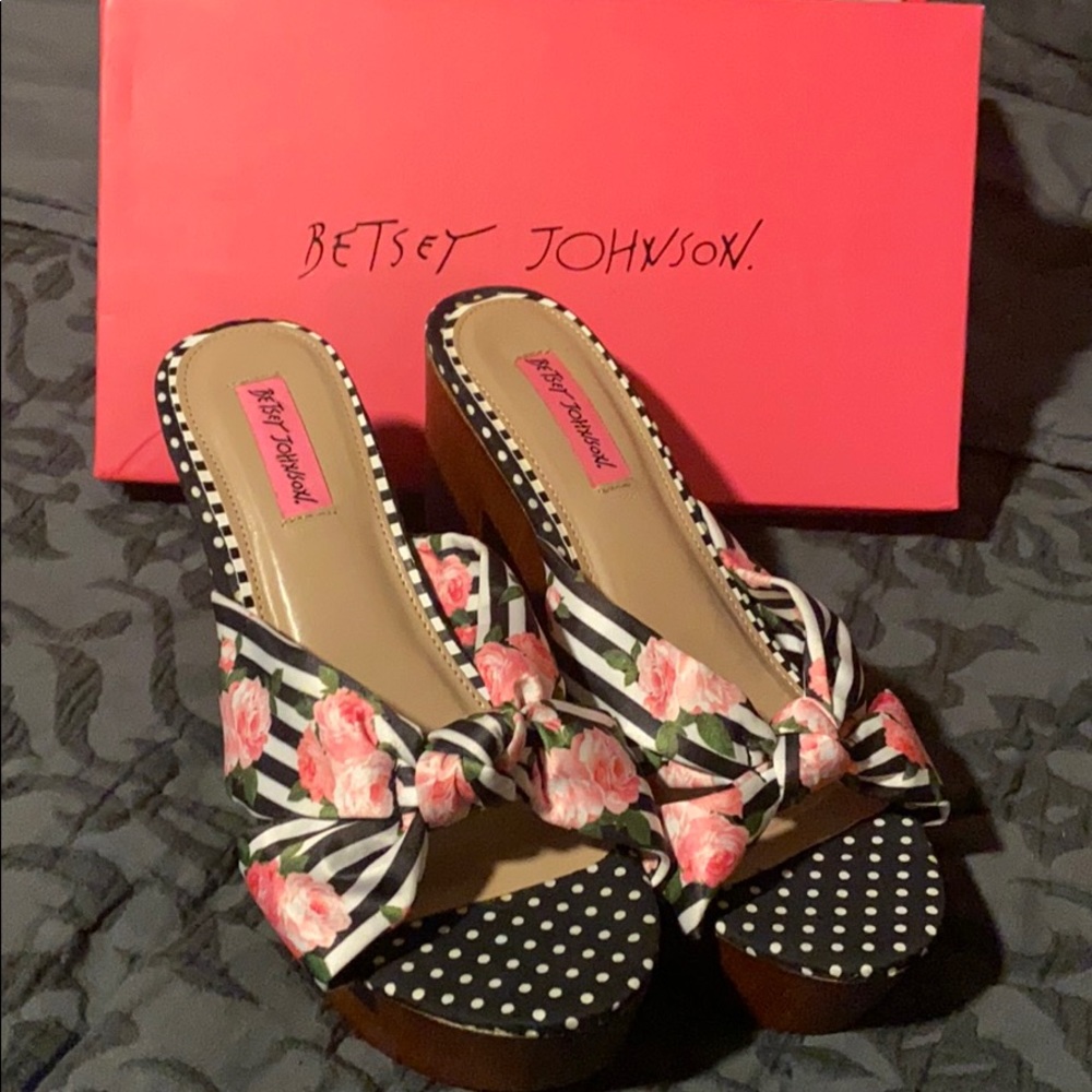 Betsy Johnson platform Moscow Mule Sandal
